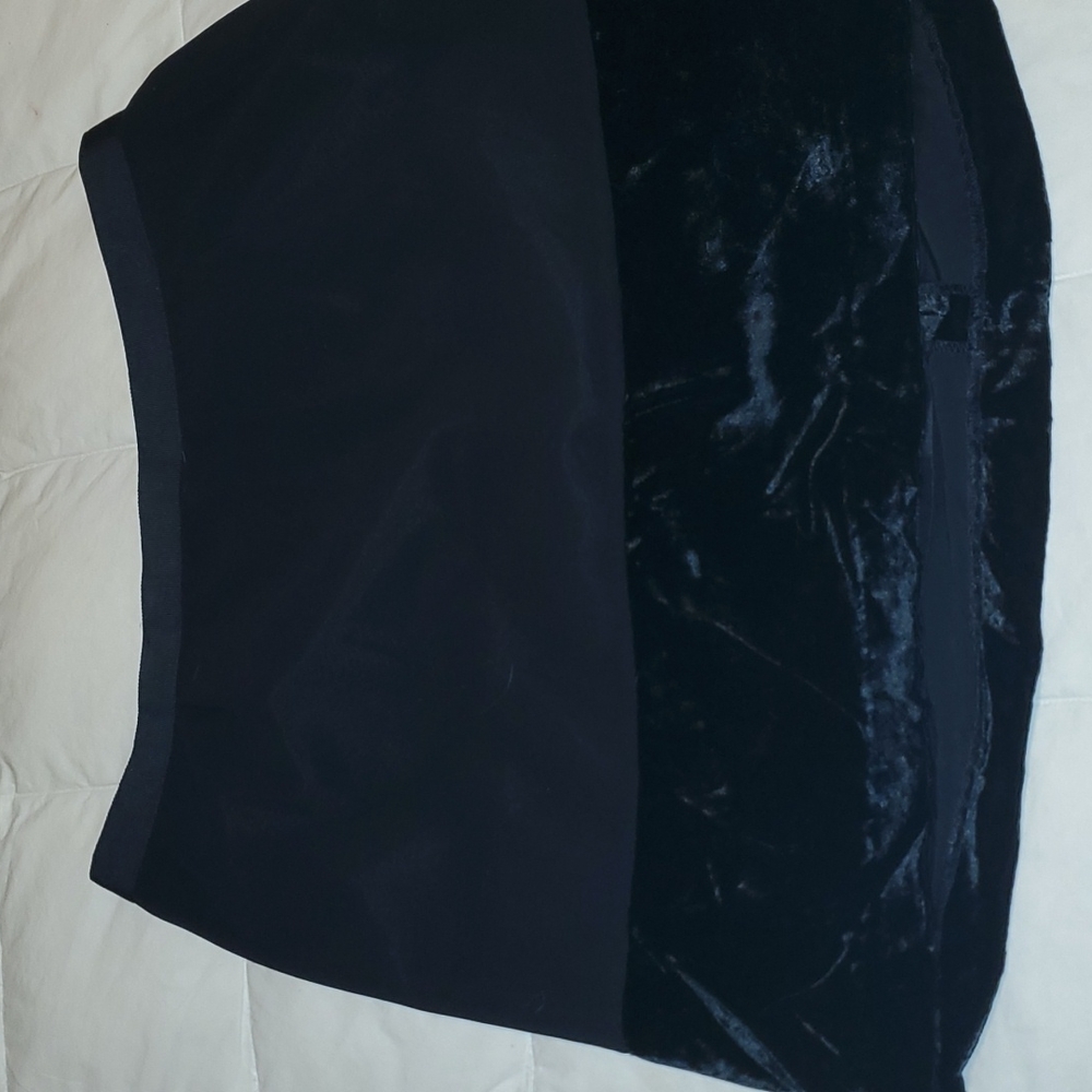 black skirt